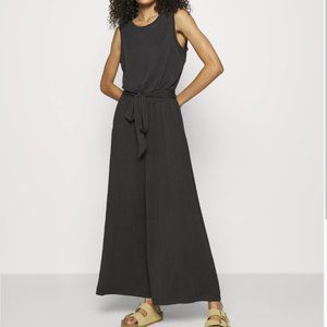 NWOT Banana Republic Black sandwash super soft jumpsuit size XS